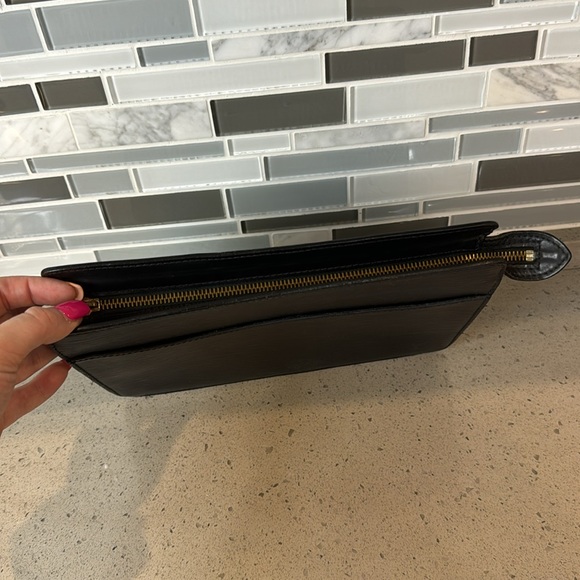 LOUIS VUITTON - Epi Pouchette - Picture 4 of 13